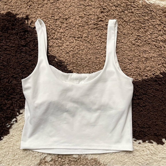 Vuori Daily Crop Tank Sz S In White - Picture 5 of 7